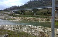 Blocchi di pietra per argini fiume